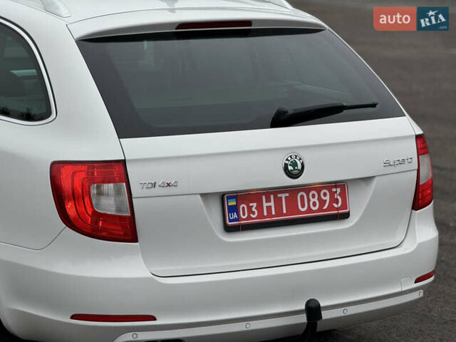 Білий Шкода Суперб, об'ємом двигуна 2 л та пробігом 317 тис. км за 12900 $, фото 21 на Automoto.ua