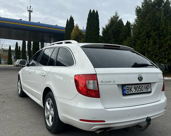 Шкода Суперб 2012 у Рівному на Automoto.ua Білий Шкода Суперб, об'ємом двигуна 2 л та пробігом 198 тис. км за 12500 $, фото 4 на Automoto.ua