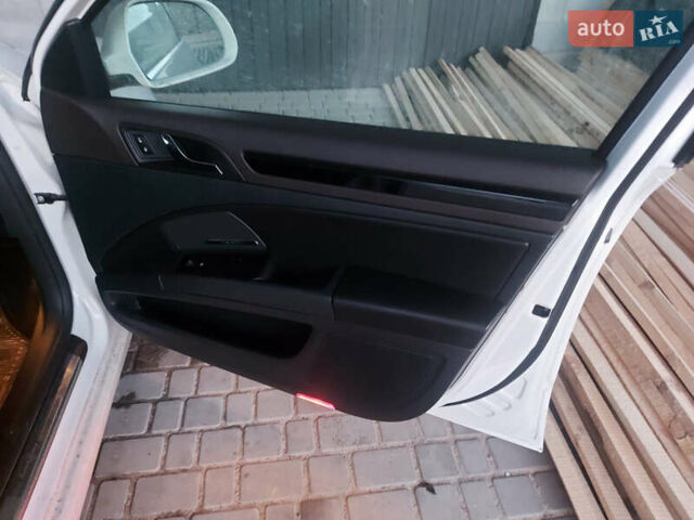 Белый Шкода Суперб, объемом двигателя 2 л и пробегом 280 тыс. км за 10700 $, фото 13 на Automoto.ua