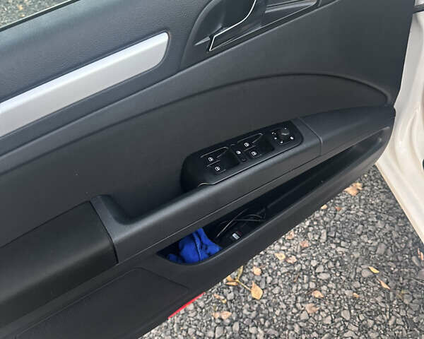 Белый Шкода Суперб, объемом двигателя 1.6 л и пробегом 260 тыс. км за 11600 $, фото 10 на Automoto.ua