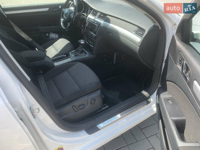 Белый Шкода Суперб, объемом двигателя 2 л и пробегом 285 тыс. км за 11000 $, фото 18 на Automoto.ua