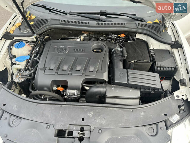 Шкода Суперб 2012 у Рівному на Automoto.ua Білий Шкода Суперб, об'ємом двигуна 2 л та пробігом 198 тис. км за 12500 $, фото 16 на Automoto.ua