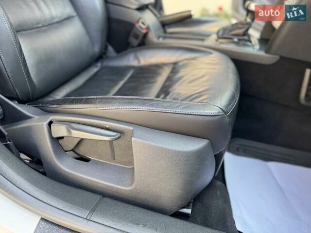 Білий Шкода Суперб, об'ємом двигуна 2 л та пробігом 305 тис. км за 9350 $, фото 80 на Automoto.ua