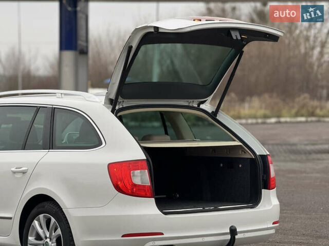 Білий Шкода Суперб, об'ємом двигуна 2 л та пробігом 317 тис. км за 12900 $, фото 54 на Automoto.ua