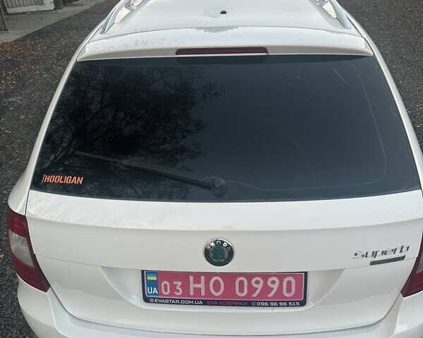 Белый Шкода Суперб, объемом двигателя 1.6 л и пробегом 260 тыс. км за 11600 $, фото 6 на Automoto.ua