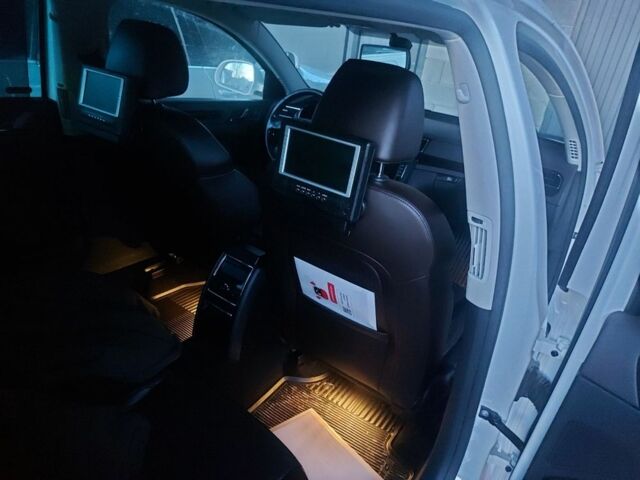 Белый Шкода Суперб, объемом двигателя 2 л и пробегом 280 тыс. км за 10700 $, фото 3 на Automoto.ua