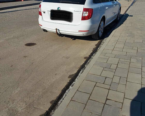 Белый Шкода Суперб, объемом двигателя 2 л и пробегом 280 тыс. км за 10700 $, фото 4 на Automoto.ua