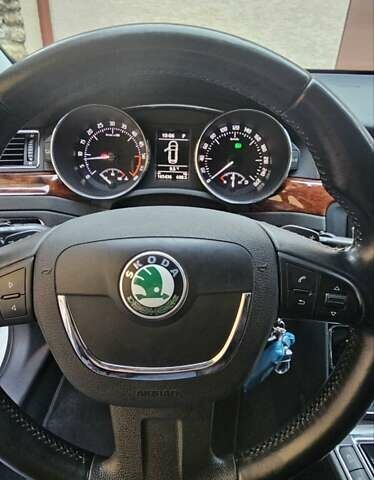 Белый Шкода Суперб, объемом двигателя 1.97 л и пробегом 165 тыс. км за 14500 $, фото 6 на Automoto.ua