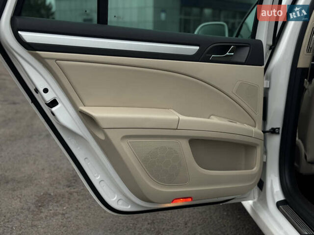 Білий Шкода Суперб, об'ємом двигуна 2 л та пробігом 317 тис. км за 12900 $, фото 42 на Automoto.ua