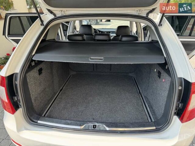 Білий Шкода Суперб, об'ємом двигуна 2 л та пробігом 305 тис. км за 9350 $, фото 87 на Automoto.ua