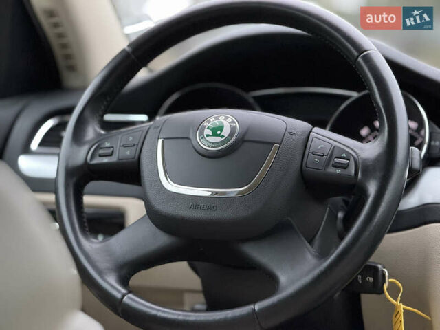 Білий Шкода Суперб, об'ємом двигуна 2 л та пробігом 317 тис. км за 12900 $, фото 29 на Automoto.ua