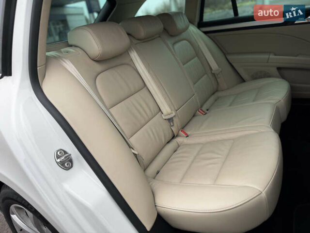 Білий Шкода Суперб, об'ємом двигуна 2 л та пробігом 317 тис. км за 12900 $, фото 49 на Automoto.ua