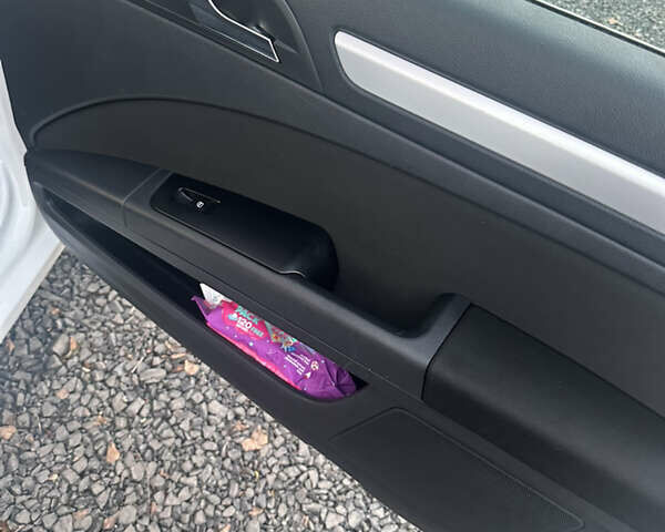 Белый Шкода Суперб, объемом двигателя 1.6 л и пробегом 260 тыс. км за 11600 $, фото 21 на Automoto.ua