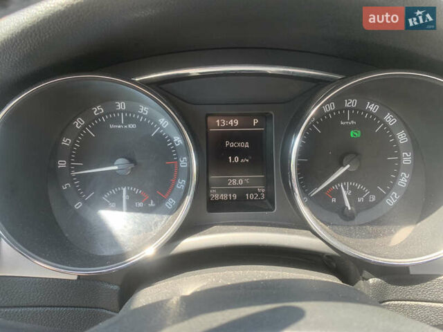 Белый Шкода Суперб, объемом двигателя 2 л и пробегом 285 тыс. км за 11000 $, фото 1 на Automoto.ua