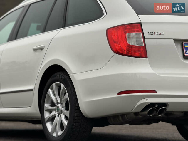 Білий Шкода Суперб, об'ємом двигуна 2 л та пробігом 317 тис. км за 12900 $, фото 23 на Automoto.ua