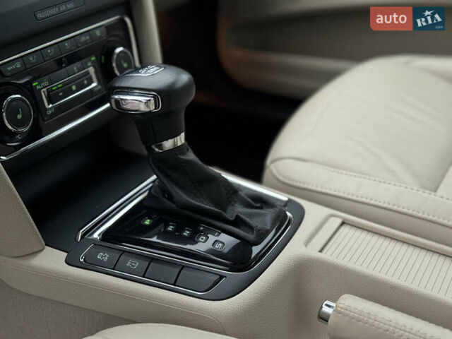 Білий Шкода Суперб, об'ємом двигуна 2 л та пробігом 317 тис. км за 12900 $, фото 40 на Automoto.ua