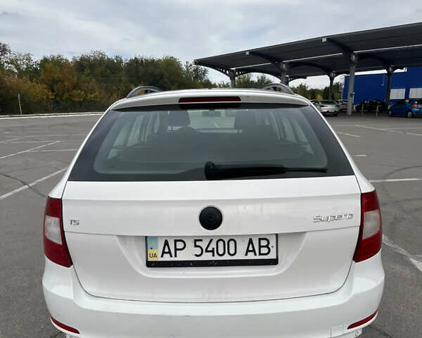 Белый Шкода Суперб, объемом двигателя 1.8 л и пробегом 241 тыс. км за 7300 $, фото 3 на Automoto.ua