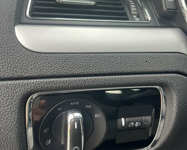 Белый Шкода Суперб, объемом двигателя 1.8 л и пробегом 241 тыс. км за 7300 $, фото 16 на Automoto.ua