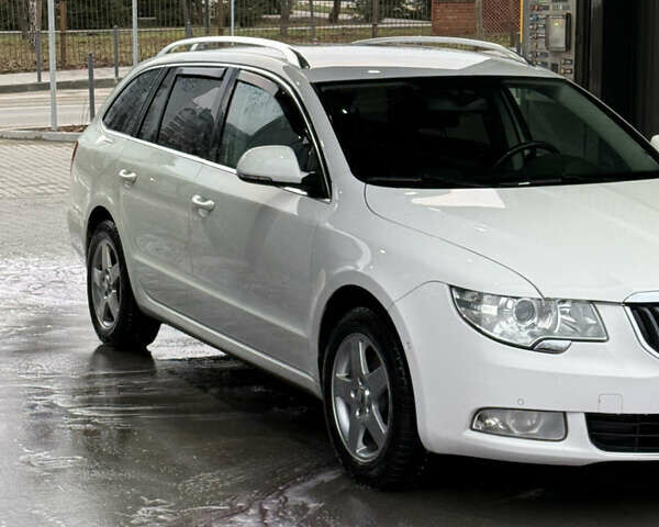 Белый Шкода Суперб, объемом двигателя 1.97 л и пробегом 309 тыс. км за 10499 $, фото 2 на Automoto.ua