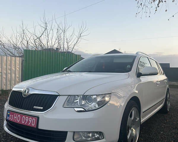 Белый Шкода Суперб, объемом двигателя 1.6 л и пробегом 260 тыс. км за 11600 $, фото 2 на Automoto.ua
