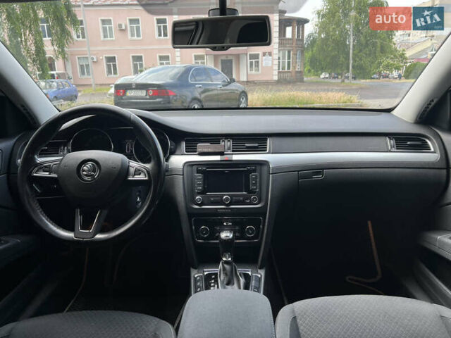 Белый Шкода Суперб, объемом двигателя 2.01 л и пробегом 275 тыс. км за 13000 $, фото 13 на Automoto.ua
