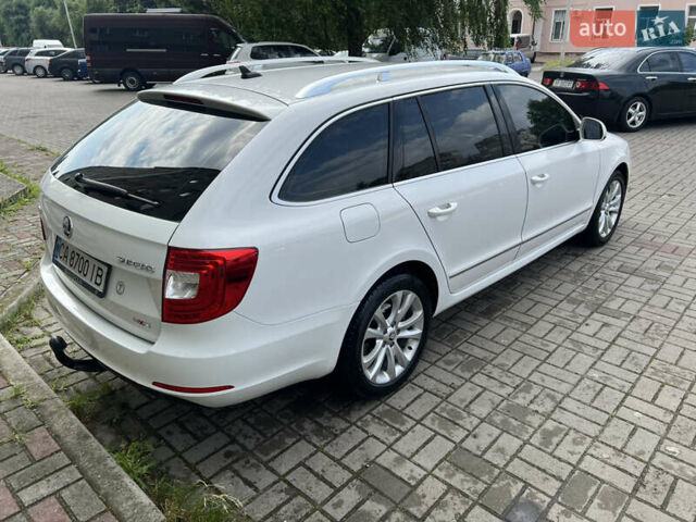 Белый Шкода Суперб, объемом двигателя 2.01 л и пробегом 275 тыс. км за 13000 $, фото 5 на Automoto.ua