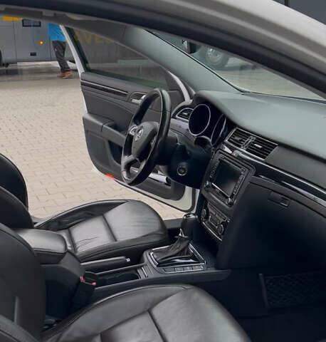 Белый Шкода Суперб, объемом двигателя 1.97 л и пробегом 289 тыс. км за 12999 $, фото 8 на Automoto.ua