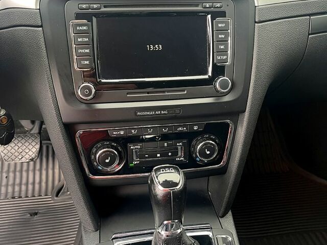 Шкода Суперб 2013 в Лозовой на Automoto.ua Белый Шкода Суперб, объемом двигателя 2 л и пробегом 335 тыс. км за 12800 $, фото 5 на Automoto.ua