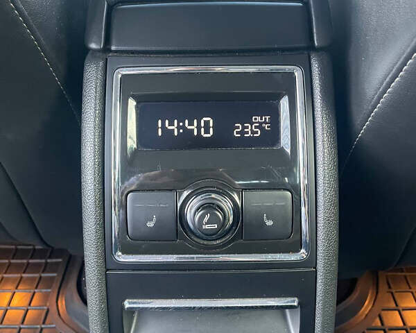 Белый Шкода Суперб, объемом двигателя 1.6 л и пробегом 214 тыс. км за 12099 $, фото 18 на Automoto.ua