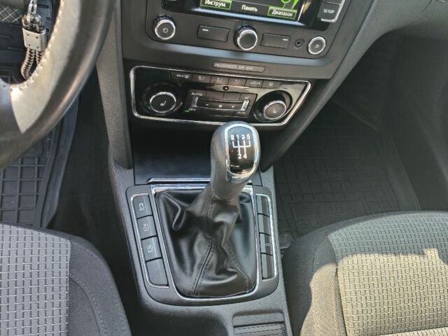 Білий Шкода Суперб, об'ємом двигуна 1.6 л та пробігом 291 тис. км за 10000 $, фото 6 на Automoto.ua