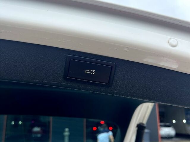 Шкода Суперб 2013 в Лозовой на Automoto.ua Белый Шкода Суперб, объемом двигателя 2 л и пробегом 335 тыс. км за 12800 $, фото 7 на Automoto.ua