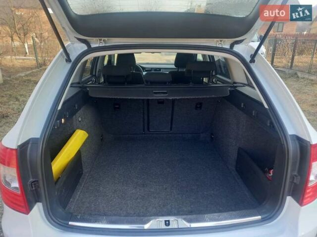 Белый Шкода Суперб, объемом двигателя 1.6 л и пробегом 219 тыс. км за 10900 $, фото 13 на Automoto.ua