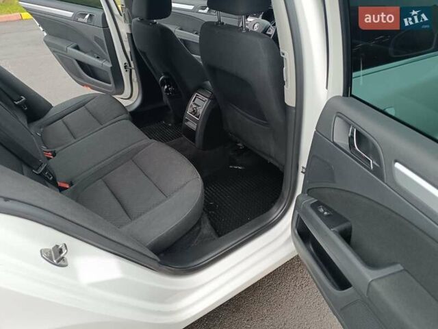 Білий Шкода Суперб, об'ємом двигуна 2 л та пробігом 252 тис. км за 11400 $, фото 22 на Automoto.ua