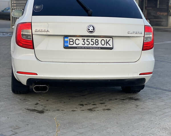 Белый Шкода Суперб, объемом двигателя 1.6 л и пробегом 370 тыс. км за 10999 $, фото 5 на Automoto.ua