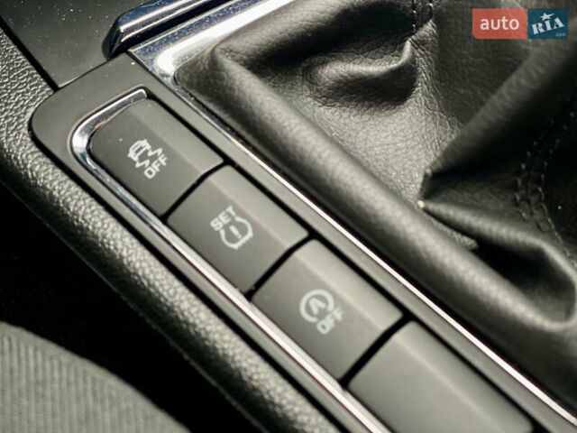 Білий Шкода Суперб, об'ємом двигуна 2 л та пробігом 273 тис. км за 12700 $, фото 39 на Automoto.ua