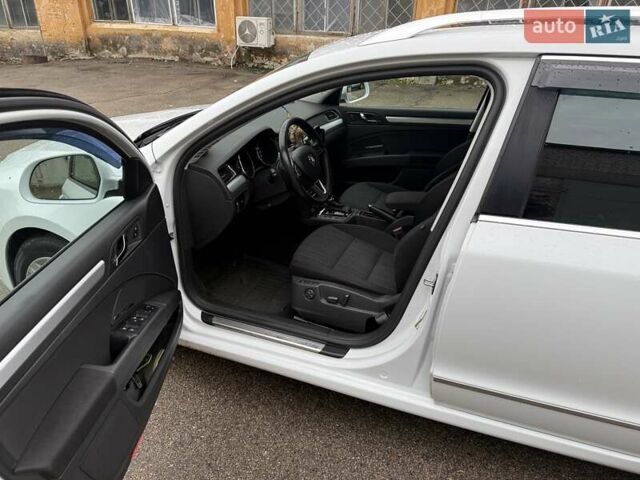 Белый Шкода Суперб, объемом двигателя 2 л и пробегом 217 тыс. км за 14200 $, фото 10 на Automoto.ua