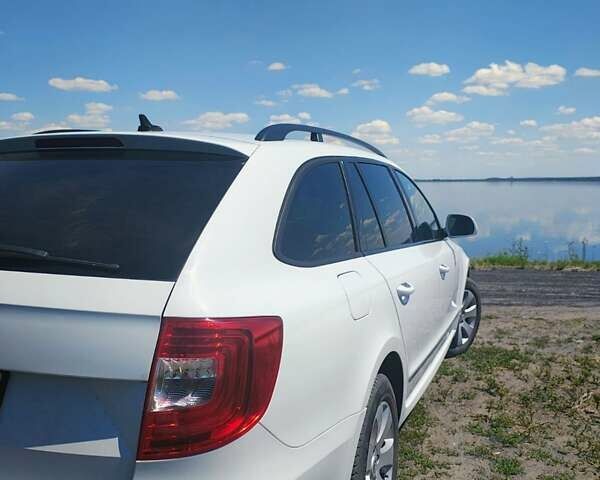 Белый Шкода Суперб, объемом двигателя 1.6 л и пробегом 206 тыс. км за 9350 $, фото 9 на Automoto.ua