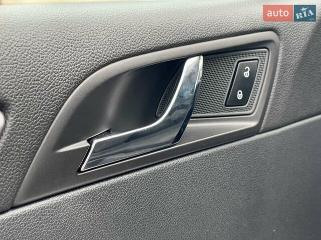 Білий Шкода Суперб, об'ємом двигуна 2 л та пробігом 273 тис. км за 12700 $, фото 21 на Automoto.ua