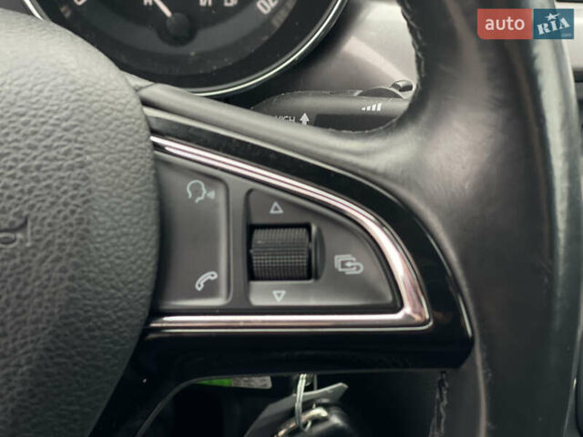 Білий Шкода Суперб, об'ємом двигуна 2 л та пробігом 273 тис. км за 12700 $, фото 42 на Automoto.ua