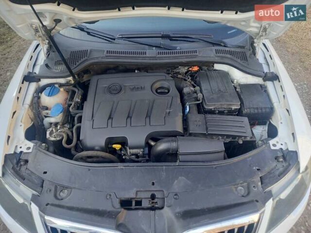 Белый Шкода Суперб, объемом двигателя 1.6 л и пробегом 219 тыс. км за 10900 $, фото 24 на Automoto.ua