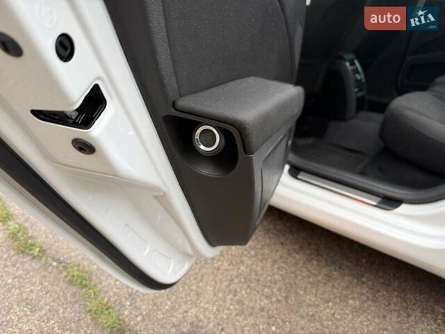 Белый Шкода Суперб, объемом двигателя 2 л и пробегом 217 тыс. км за 14200 $, фото 9 на Automoto.ua