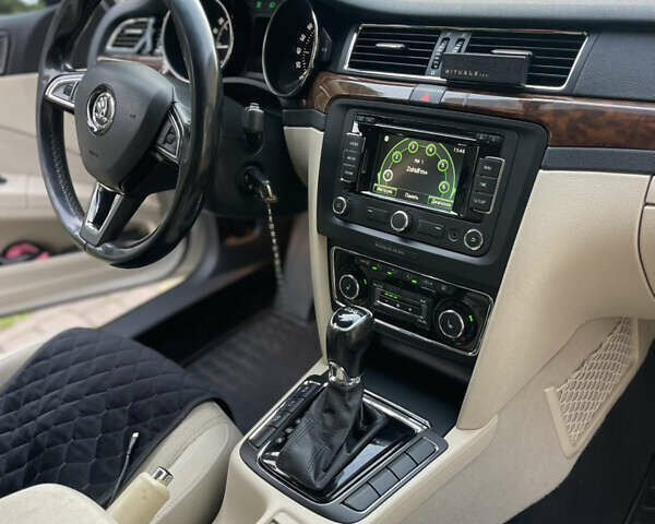 Білий Шкода Суперб, об'ємом двигуна 1.97 л та пробігом 297 тис. км за 11900 $, фото 14 на Automoto.ua
