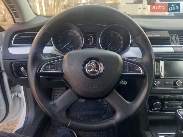 Белый Шкода Суперб, объемом двигателя 1.6 л и пробегом 219 тыс. км за 10900 $, фото 19 на Automoto.ua