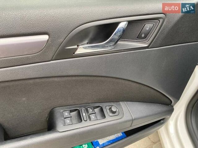 Белый Шкода Суперб, объемом двигателя 1.8 л и пробегом 113 тыс. км за 10300 $, фото 10 на Automoto.ua