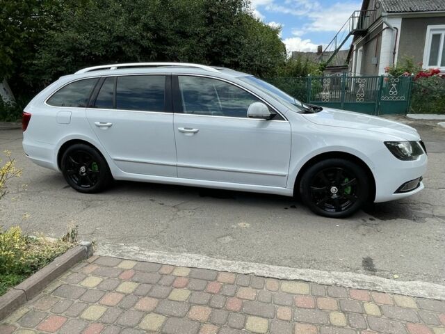 Белый Шкода Суперб, объемом двигателя 1.6 л и пробегом 230 тыс. км за 11600 $, фото 4 на Automoto.ua