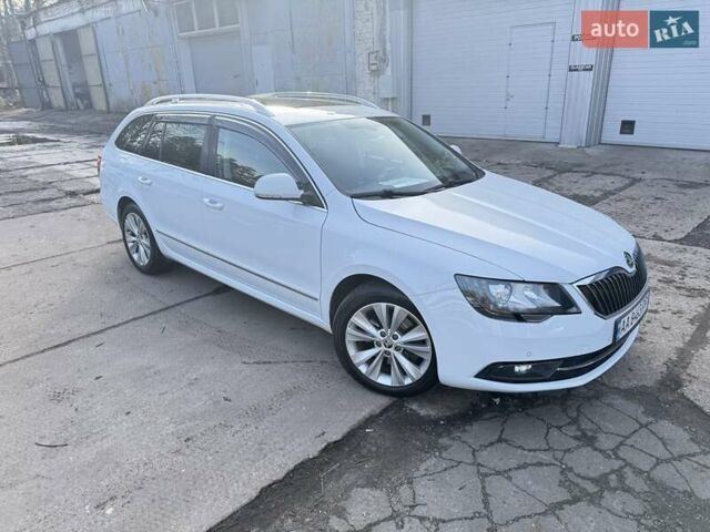 Белый Шкода Суперб, объемом двигателя 2 л и пробегом 217 тыс. км за 14200 $, фото 1 на Automoto.ua
