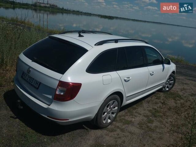 Белый Шкода Суперб, объемом двигателя 1.6 л и пробегом 206 тыс. км за 9350 $, фото 1 на Automoto.ua
