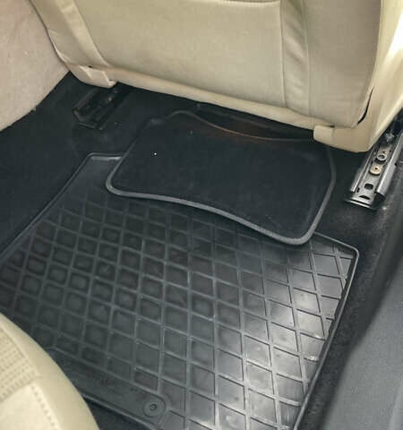 Білий Шкода Суперб, об'ємом двигуна 1.97 л та пробігом 297 тис. км за 11900 $, фото 16 на Automoto.ua