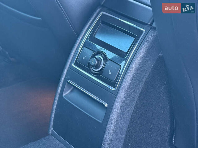 Белый Шкода Суперб, объемом двигателя 2 л и пробегом 235 тыс. км за 12750 $, фото 23 на Automoto.ua