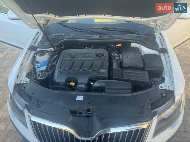 Белый Шкода Суперб, объемом двигателя 2 л и пробегом 242 тыс. км за 12900 $, фото 17 на Automoto.ua